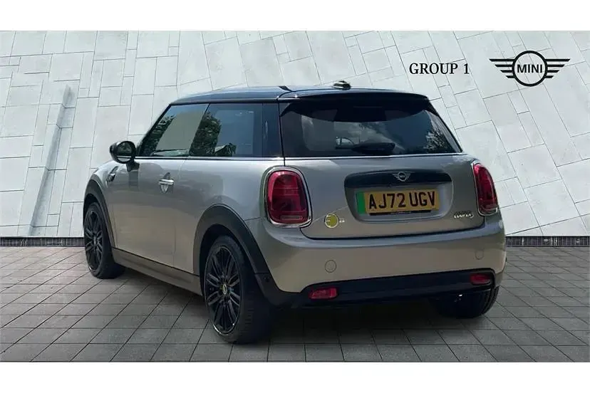 Begagnad Mini Cooper S Level 2 135 kW (184 HK) 2023 Silver Halvkombi