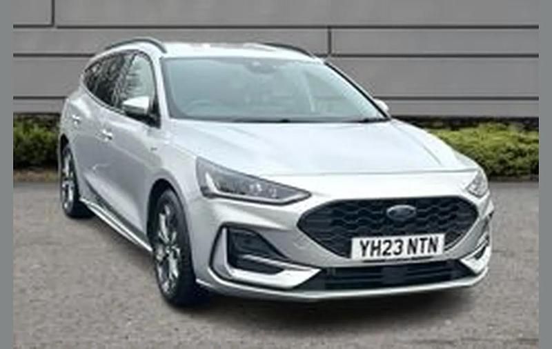 Used Ford Focus ST-Line 123 HP (90 kW) 2023 Silver Estate