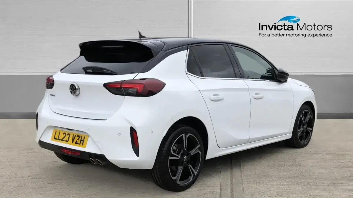 Used Vauxhall Corsa Ultimate 130 HP (95 kW) 2023 White Hatchback