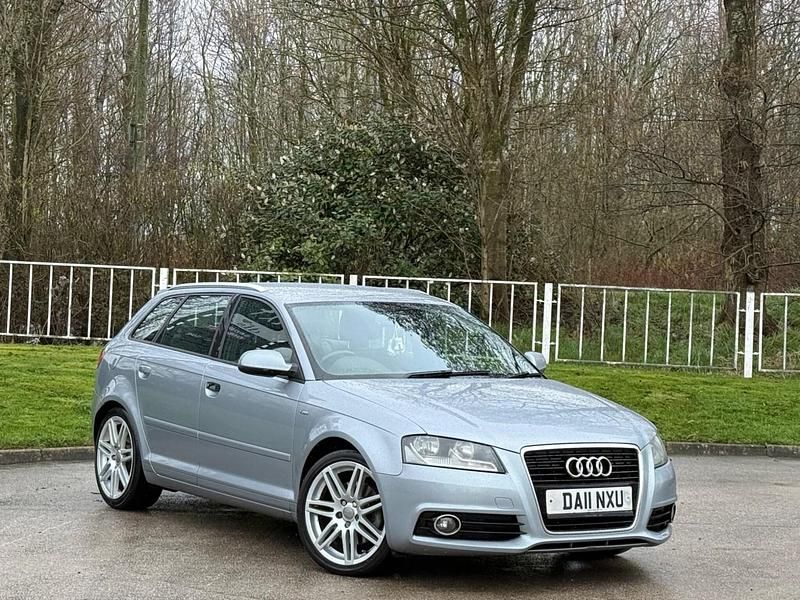 Używany Audi A3 S-Line 2011 Srebrny Hatchback