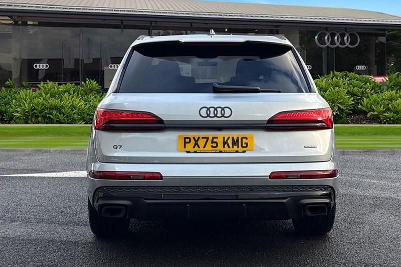 Used Audi Q7 Black Edition 231 HP (169 kW) 2025 Silver SUV