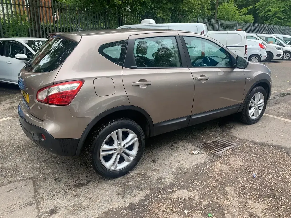 Used Nissan Qashqai Acenta 110 HP (80 kW) 2012 Beige SUV