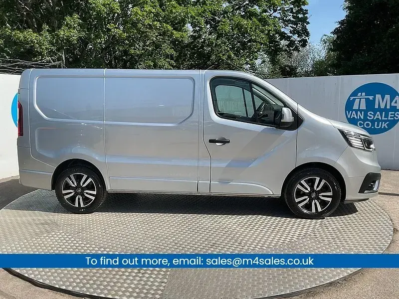Used Renault Trafic 150 HP (110 kW) 2022 Highland grey