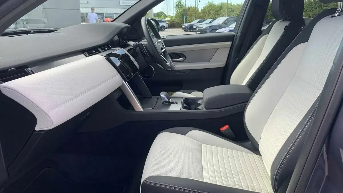 Used Land Rover Discovery Sport SE Dynamic 204 HP (150 kW) 2026 Blue SUV