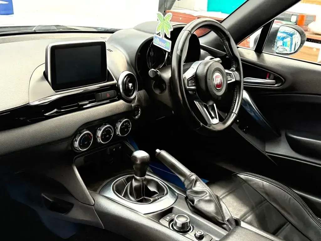 Used Fiat 124 Spider Lusso 140 HP (102 kW) 2017 White Cabriolet
