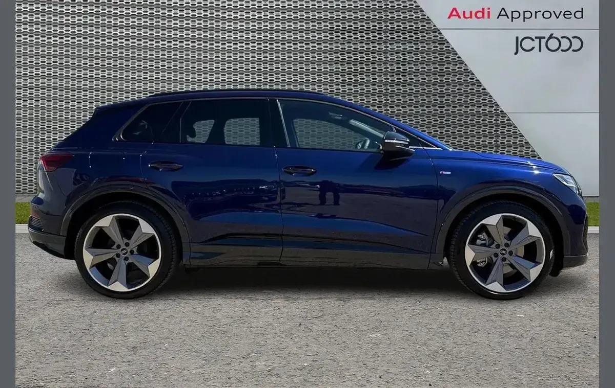 Used Audi Q4 e-tron Black Edition 206 kW (281 HP) 2026 Blue SUV