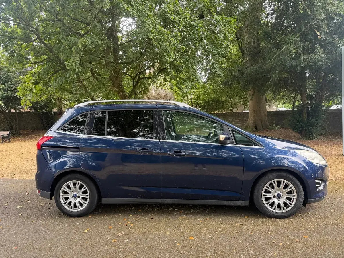 Used Ford Grand C-Max Titanium 2011 Blue MPV