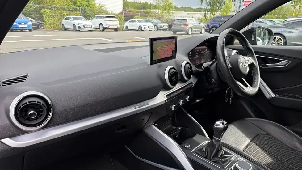 Usado Audi Q2 S-Line 150 CV (110 kW) 2022 Negro SUV