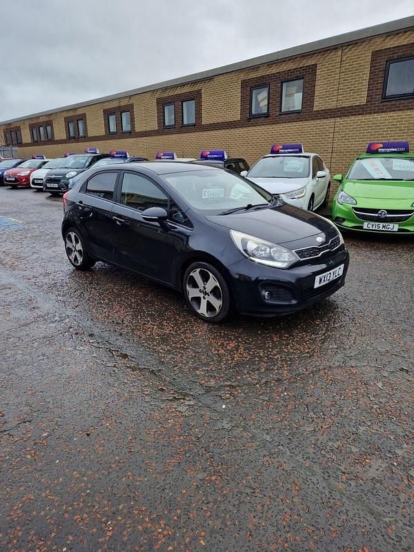 Używany Kia Rio 107 KM (78 kW) 2013 Czarny Hatchback