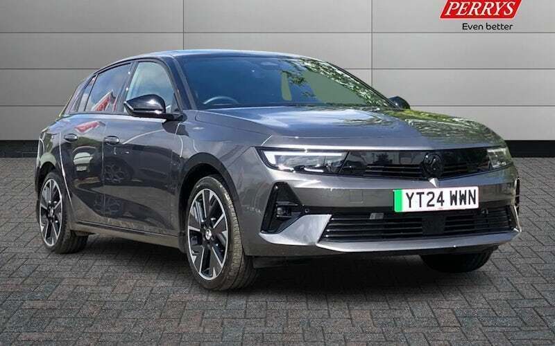 Used 2025 Vauxhall Astra Ultimate Hatchback | £31,990 - Image 1/4