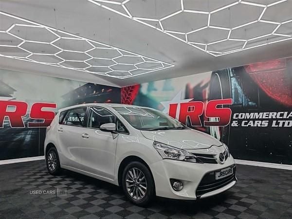 Used Toyota Verso 132 HP (97 kW) 2017 White MPV