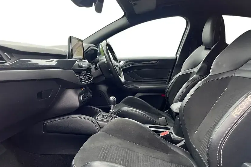 Used Ford Focus ST 280 HP (205 kW) 2019 White Hatchback