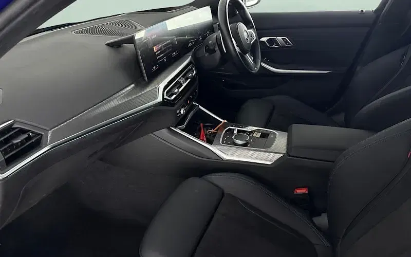 Usado BMW 330e M Sport 292 HP (214 kW) 2023 Azul Sedan