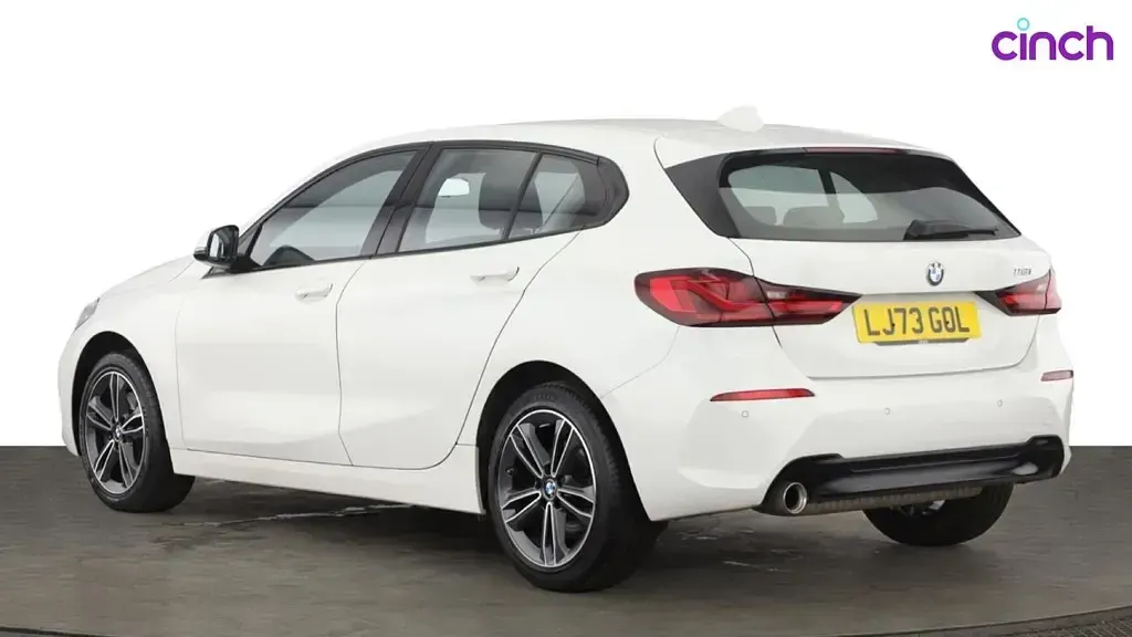 Used BMW 118 Sport Line 2023 White Hatchback