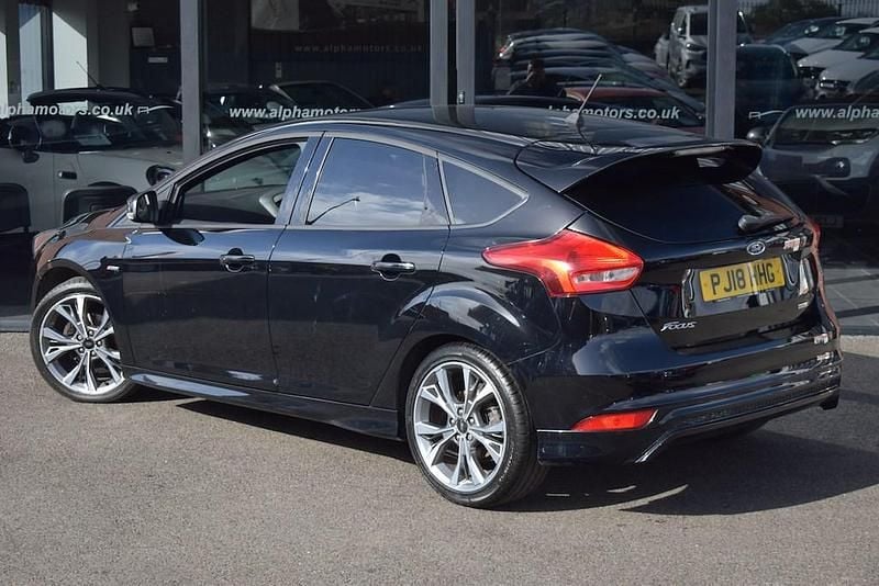 Used Ford Focus ST-Line 140 HP (102 kW) 2018 Black Hatchback
