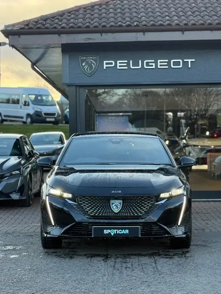 Gebraucht Peugeot 308 GTi 134 PS (98 kW) 2025 Schwarz Kleinwagen