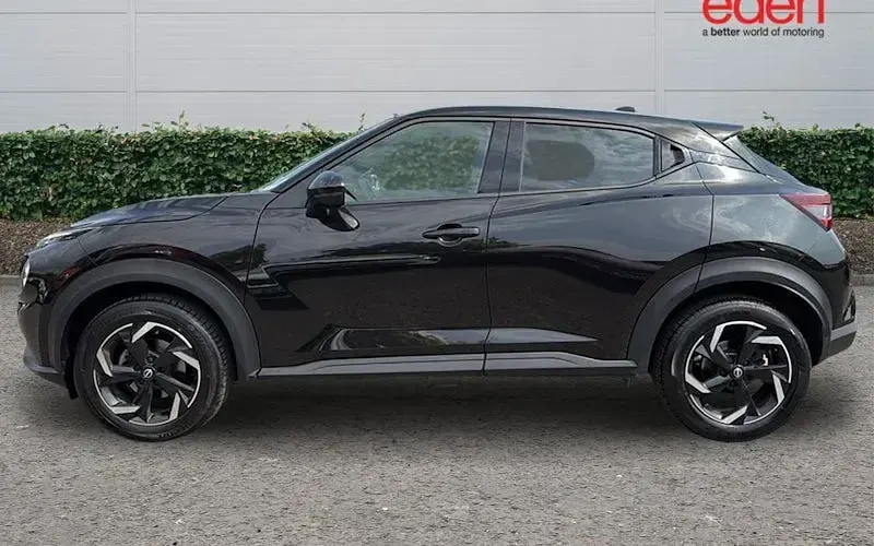 Used Nissan Juke N-Connecta 114 HP (83 kW) 2023 Black SUV