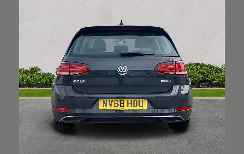 Used VW Golf VII SE 130 HP (95 kW) 2018 Grey Hatchback