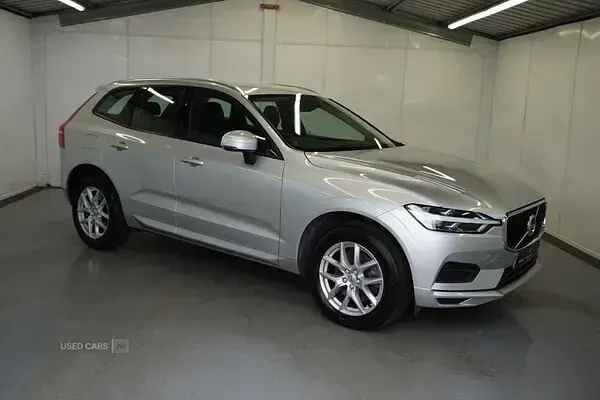 Used Volvo XC60 Momentum 190 HP (139 kW) 2020 Silver SUV