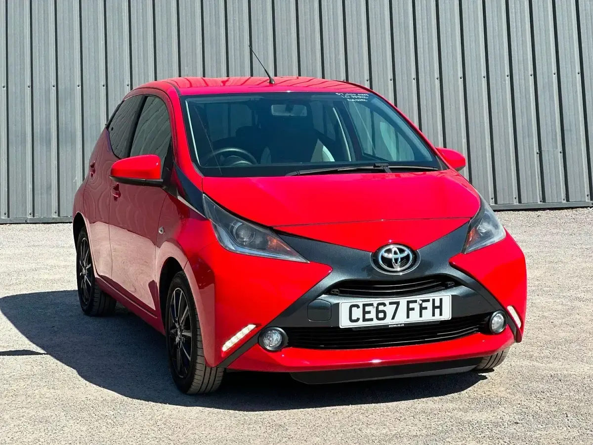 Used Toyota Aygo x-style 2017 Red Hatchback