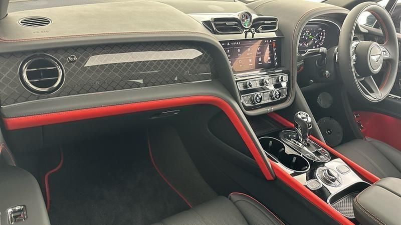 New Bentley Bentayga 550 HP (404 kW) 2026 Black SUV