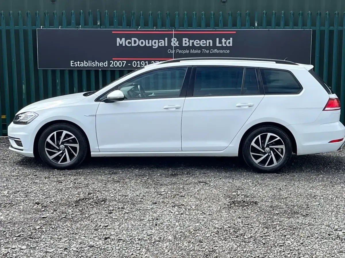 Usado VW Golf VII Edition 130 HP (95 kW) 2020 Branco Carrinha