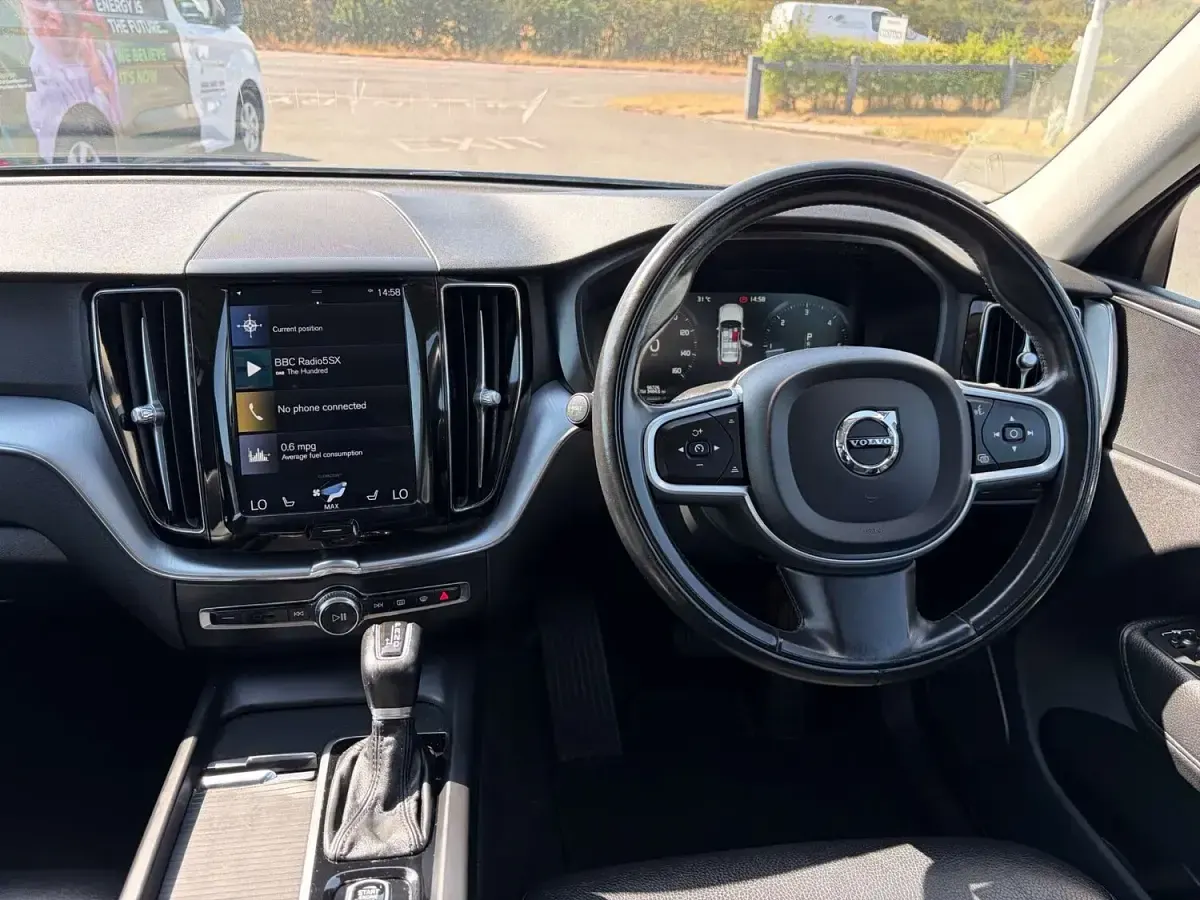 Used Volvo XC60 Momentum 2018 Blue SUV