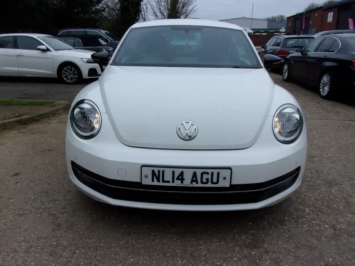 Used VW Beetle Sportline 140 HP (102 kW) 2014 White Hatchback