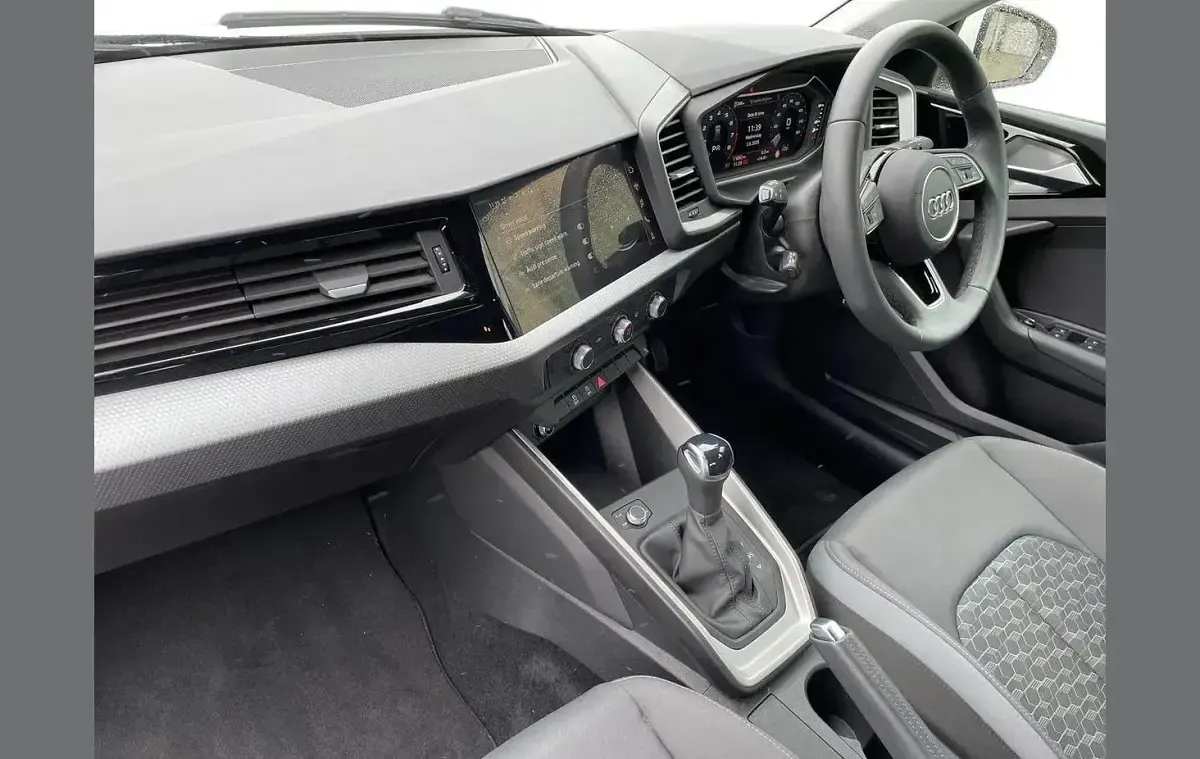 Used Audi A1 Sport 94 HP (69 kW) 2025 White SUV