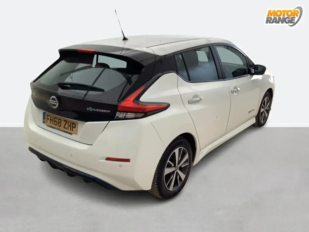 Used Nissan Leaf Acenta 110 kW (150 HP) 2019 White Hatchback