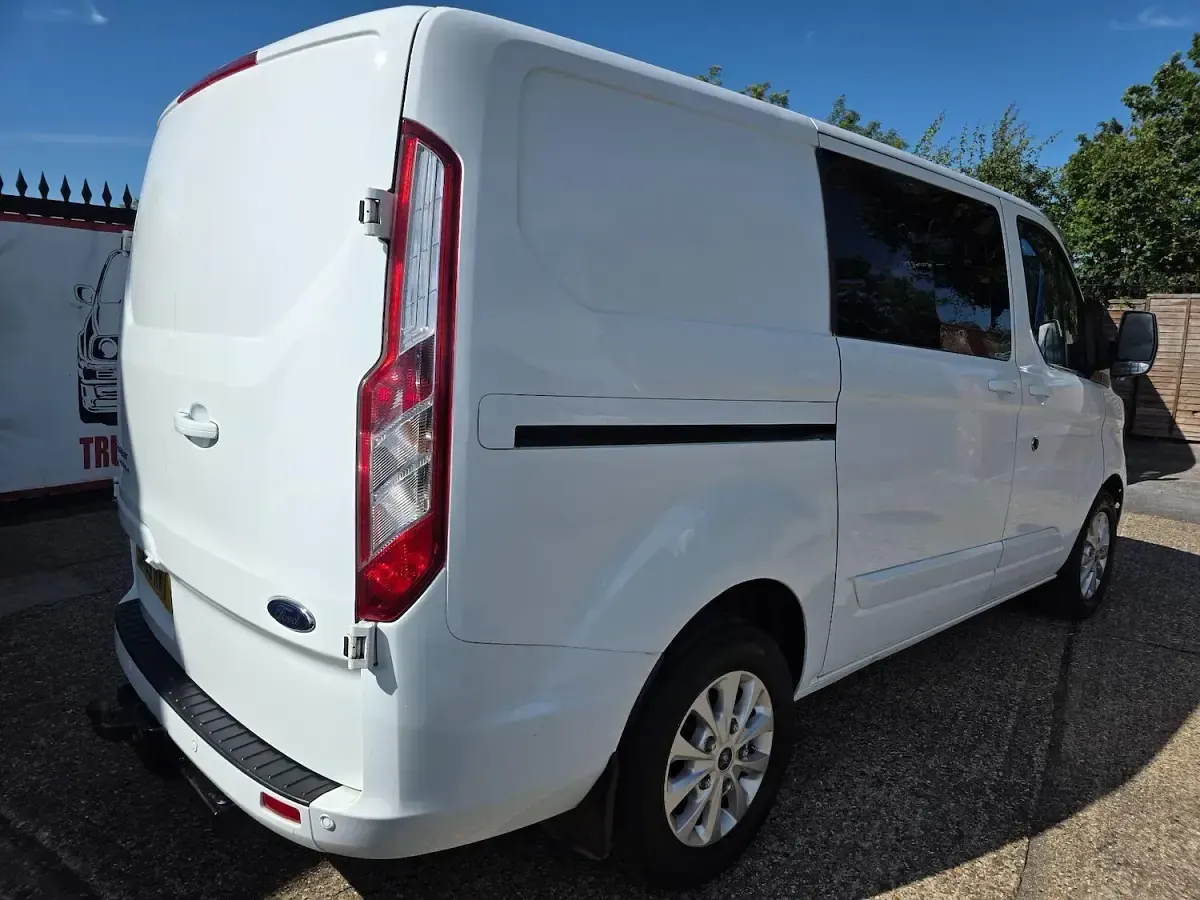 Used Ford Transit Custom Limited 170 HP (125 kW) 2020 White Van