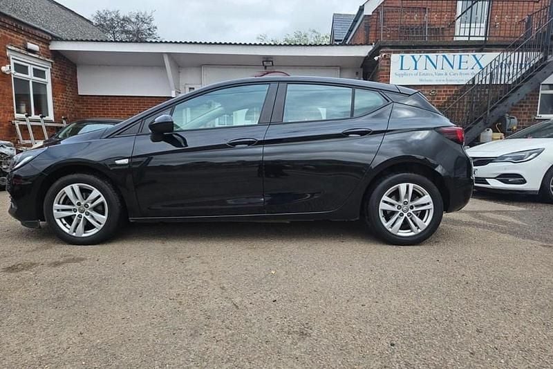 Used Vauxhall Astra Business Edition 105 HP (77 kW) 2021 Black Hatchback