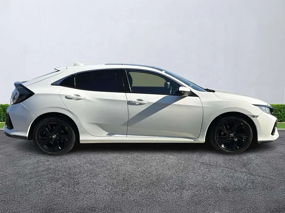 Used Honda Civic EX 126 HP (92 kW) 2019 White Hatchback