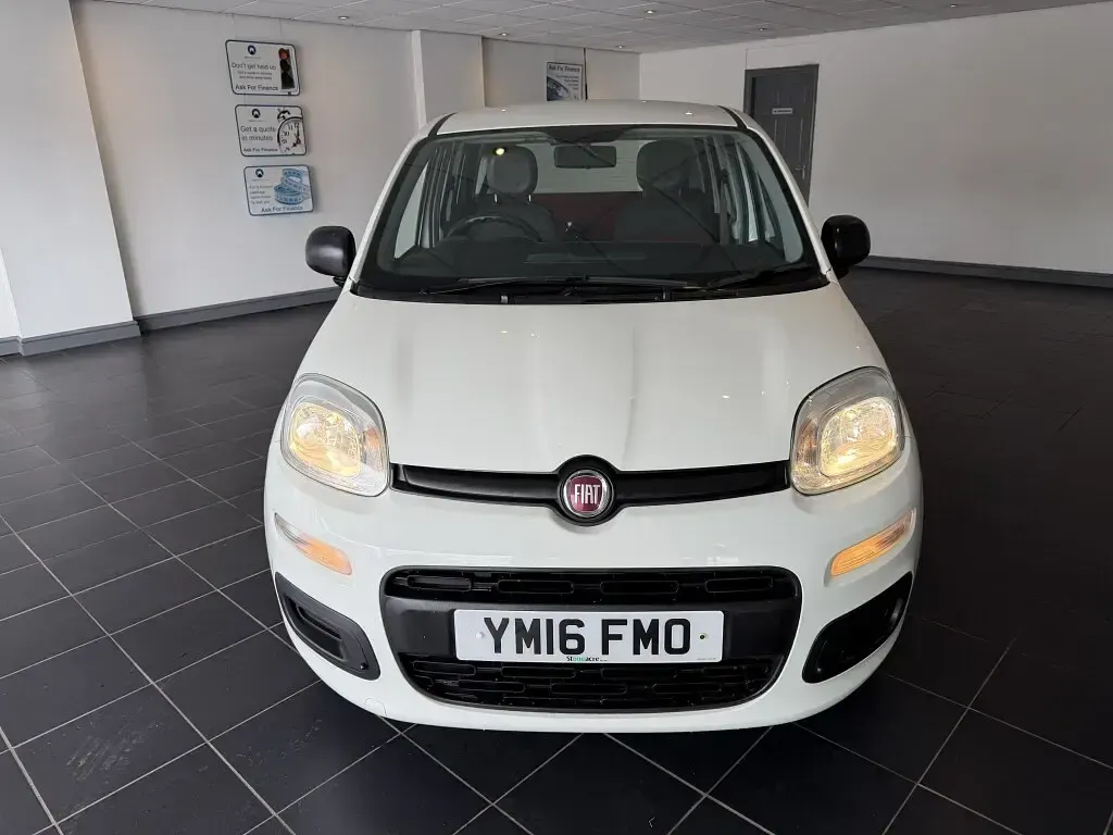 Used Fiat Panda Pop 69 HP (50 kW) 2016 White Hatchback