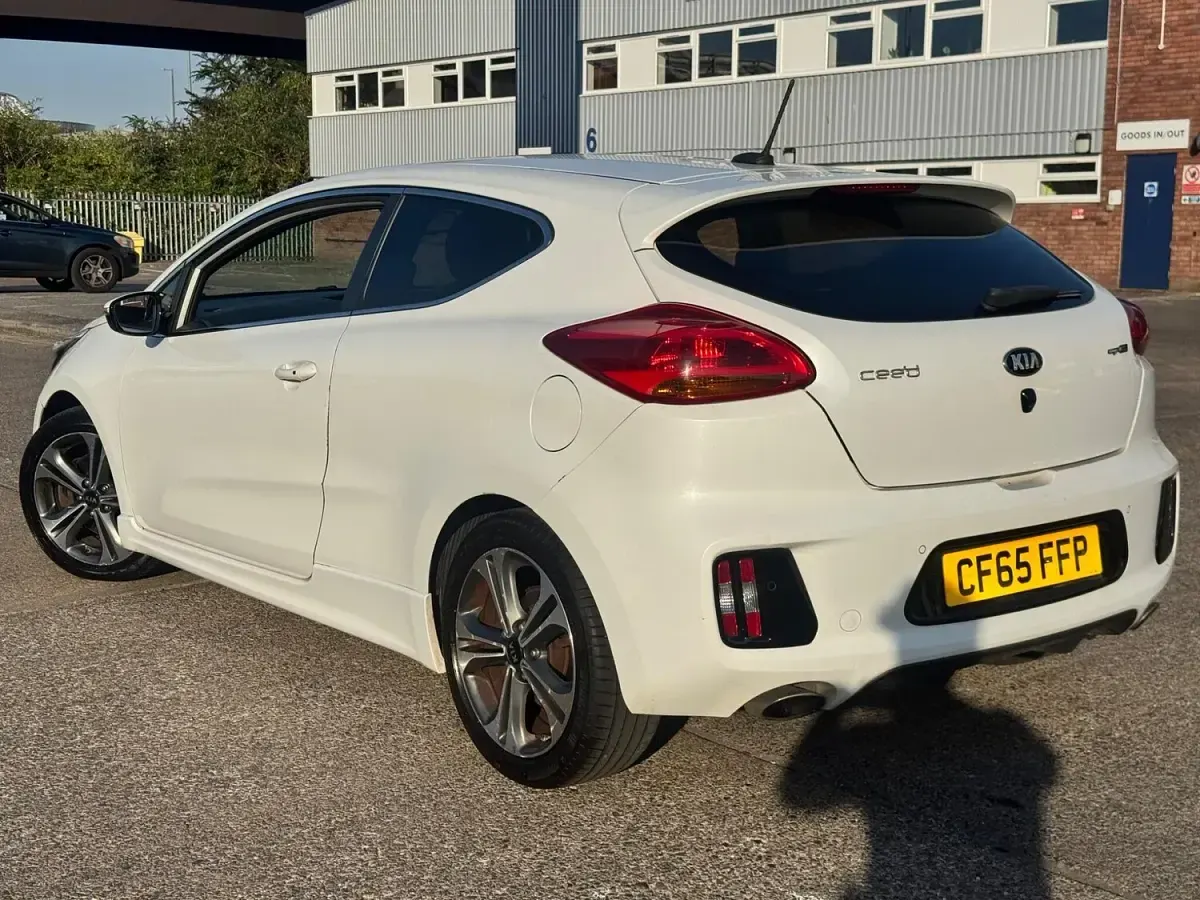 Used Kia ProCeed GT-Line 2015 White Hatchback