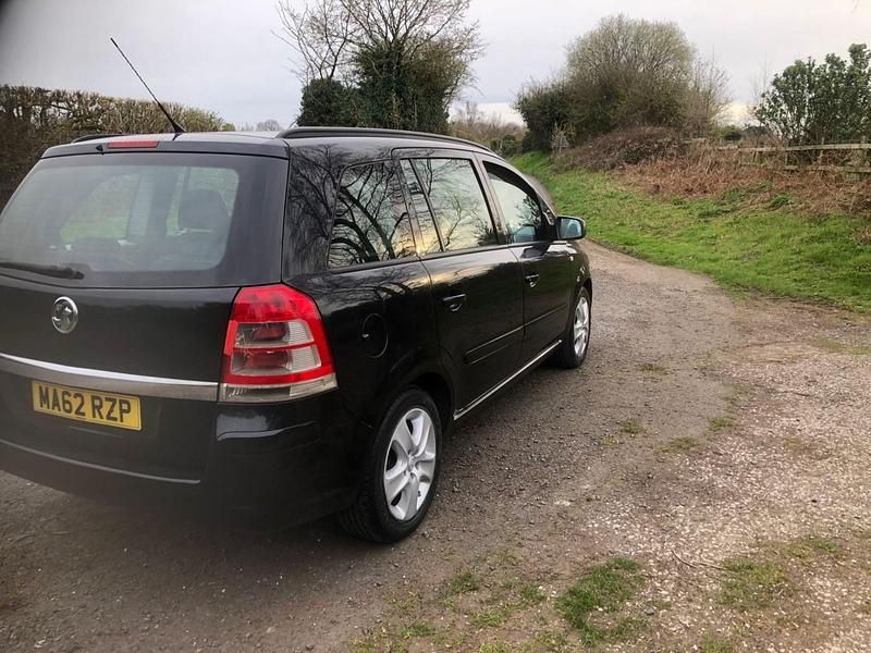 Used Vauxhall Zafira 115 HP (84 kW) 2012 Black MPV