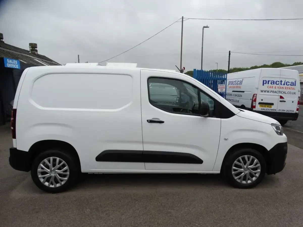 Begagnad Citroën Berlingo PureTech 2021 Grå Minibuss