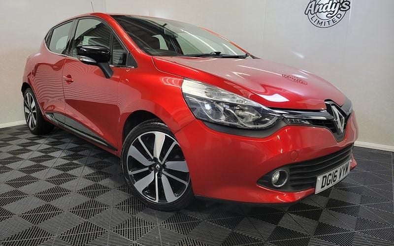 Used Renault Clio IV Dynamique 90 HP (66 kW) 2016 Red Hatchback