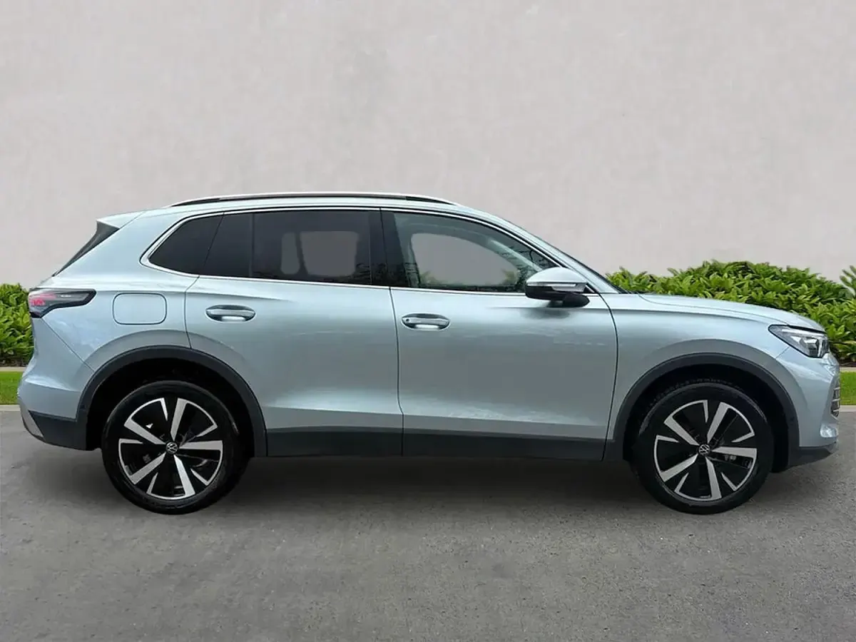 Used VW Tiguan Elegance 204 HP (150 kW) 2025 Silver SUV