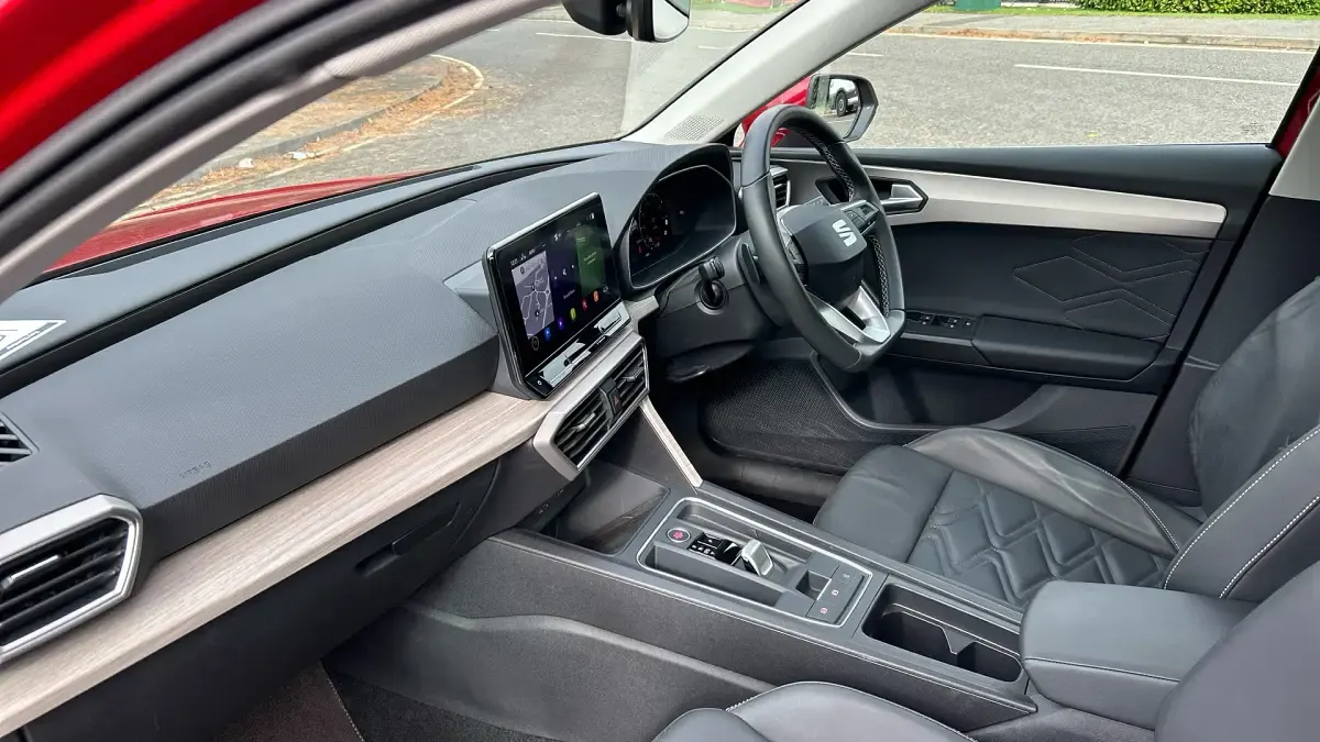 Used Seat Leon XCELLENCE Lux 190 HP (139 kW) 2021 Red Hatchback