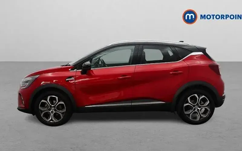 Used Renault Captur Techno 143 HP (105 kW) 2024 Red/black SUV