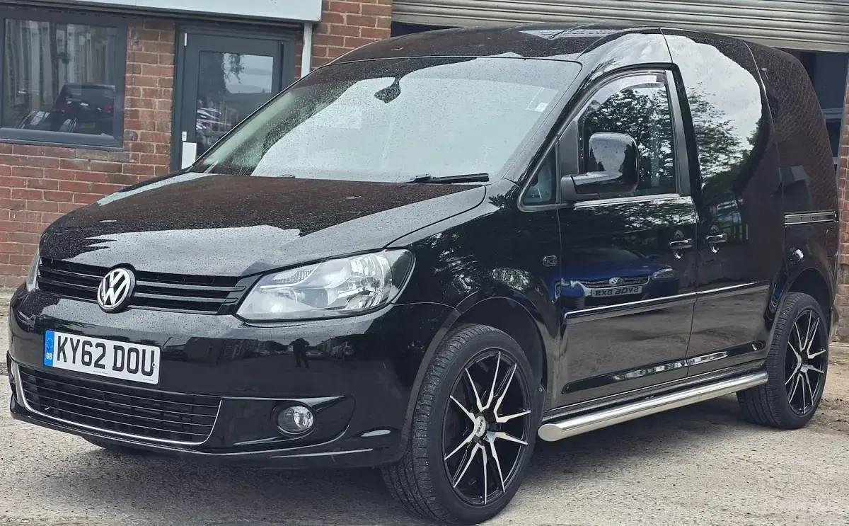 Used VW Caddy 102 HP (75 kW) 2012 Black MPV