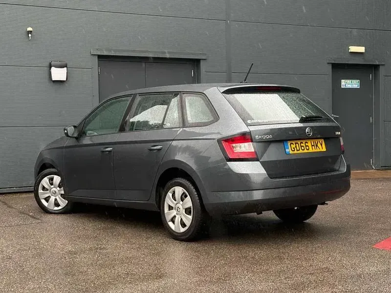 Used Skoda Fabia 55 HP (40 kW) 2016 Grey Estate