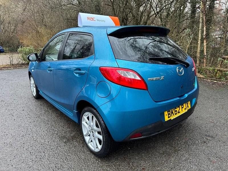 Second-hand Mazda 2 Inclusive 2013 Albastru Hatchback