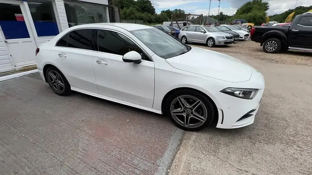Used Mercedes A200 AMG Line Premium 161 HP (118 kW) 2019 White Sedan