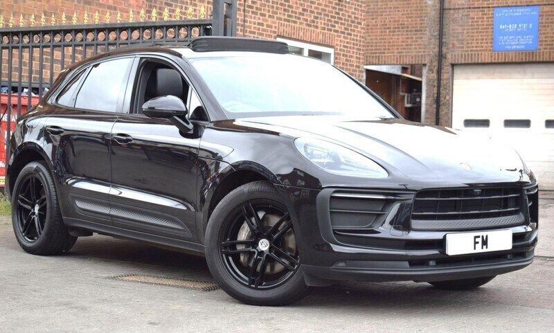 Black Used 2022 Porsche Macan SUV | £41,750 (Fair price) - Image 1/3