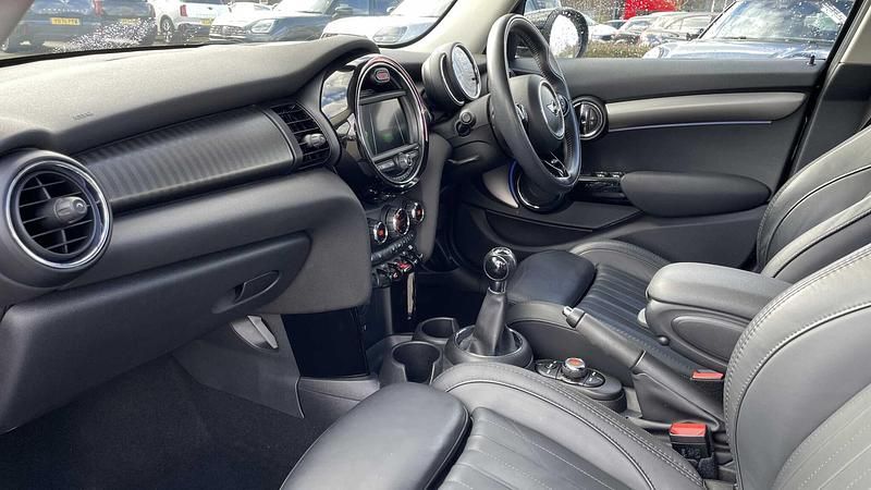 Used Mini Cooper Exclusive 134 HP (98 kW) 2019 Black Hatchback
