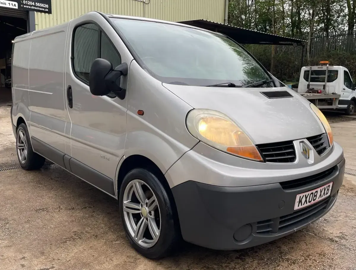 Używany Renault Trafic 115 KM (84 kW) 2008 Srebrny Minivan