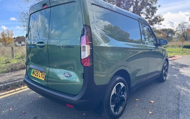 Used Ford Transit Limited 100 kW (136 HP) 2025 Van