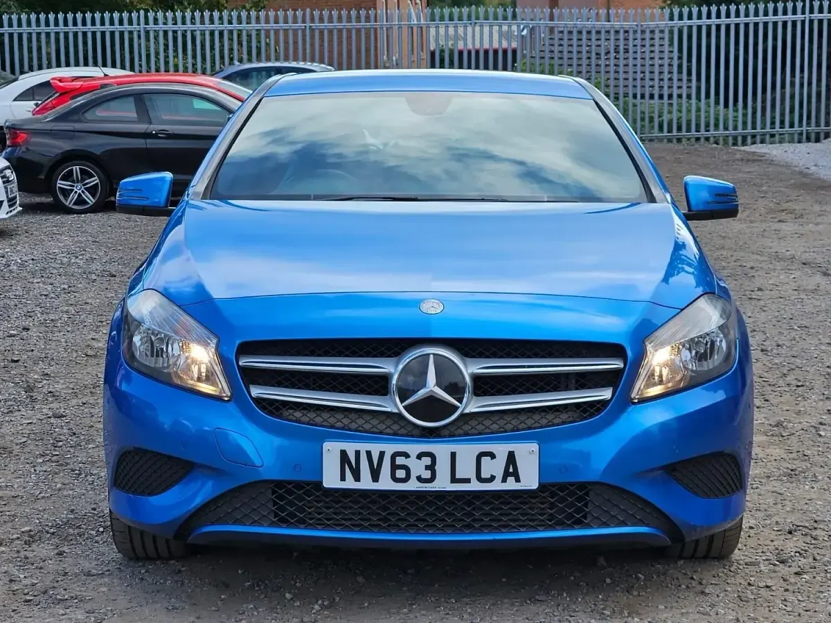 Used Mercedes A180 109 HP (80 kW) 2013 Blue Hatchback